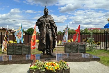 Воину-освободителю посвящается